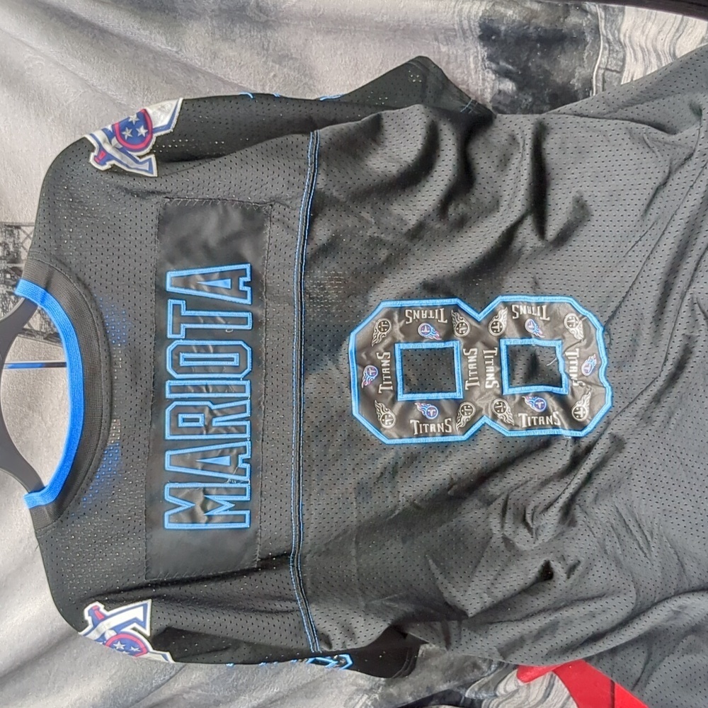 NFL Titans Jersey Mariota - Picture 2 of 8